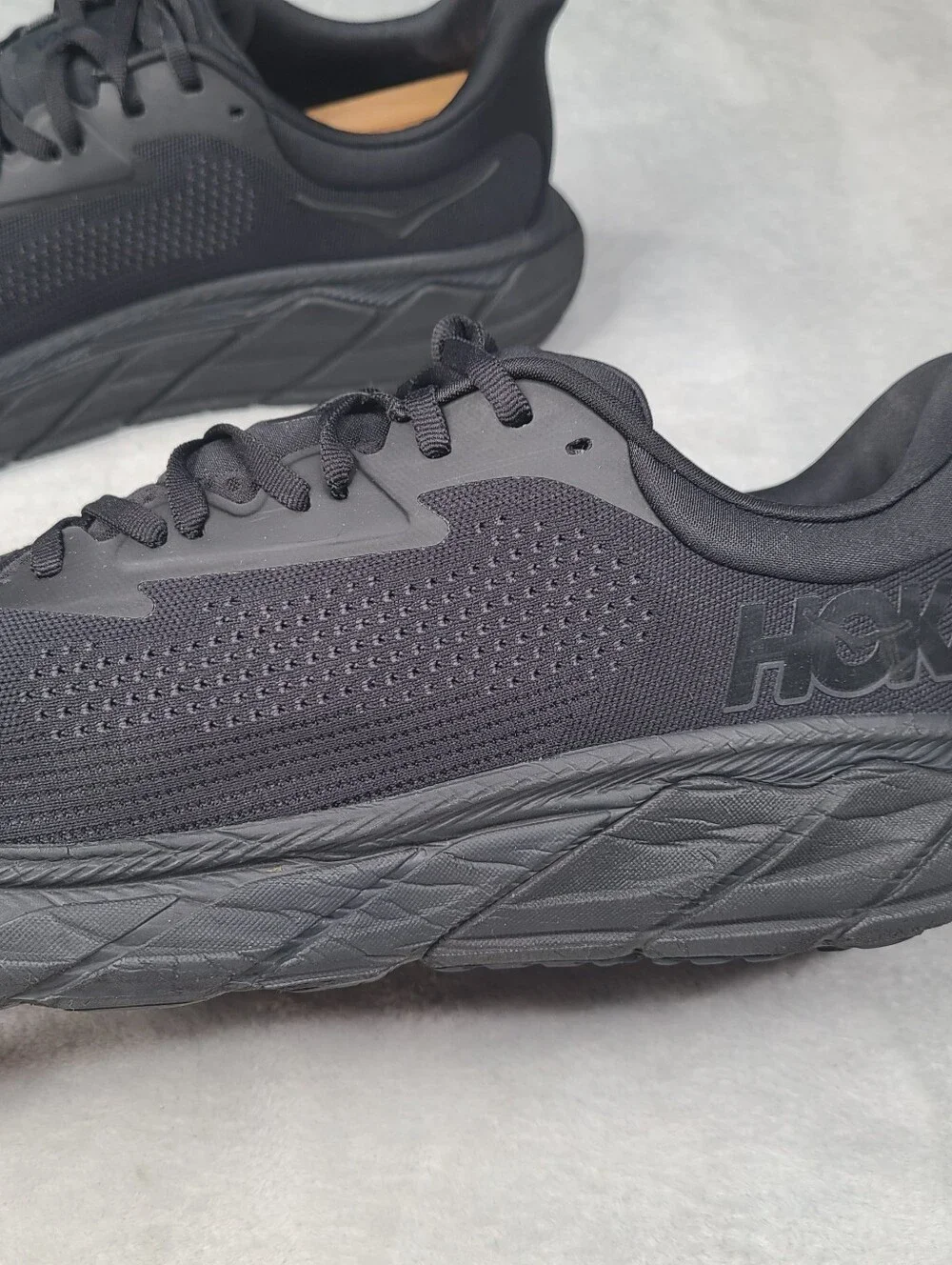 Hoka Arahi 7 Triple Black Stability Running Shoes Mens Size 11 2E (Wide)